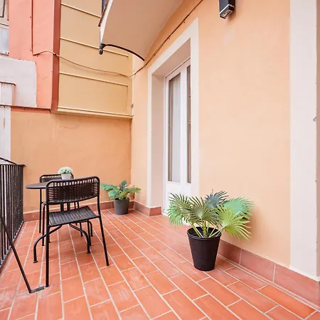Urgell Appartement *
